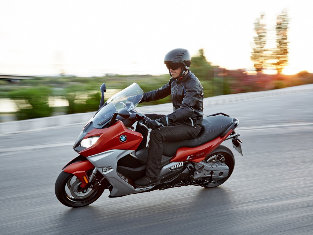 Фото скутера BMW C 650 Sport